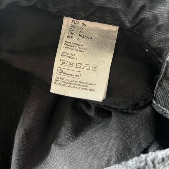 H&M Denim High Rise Distressed Cuff Cut Off Jean Shorts Summer Casual Black 6 - Picture 4 of 10